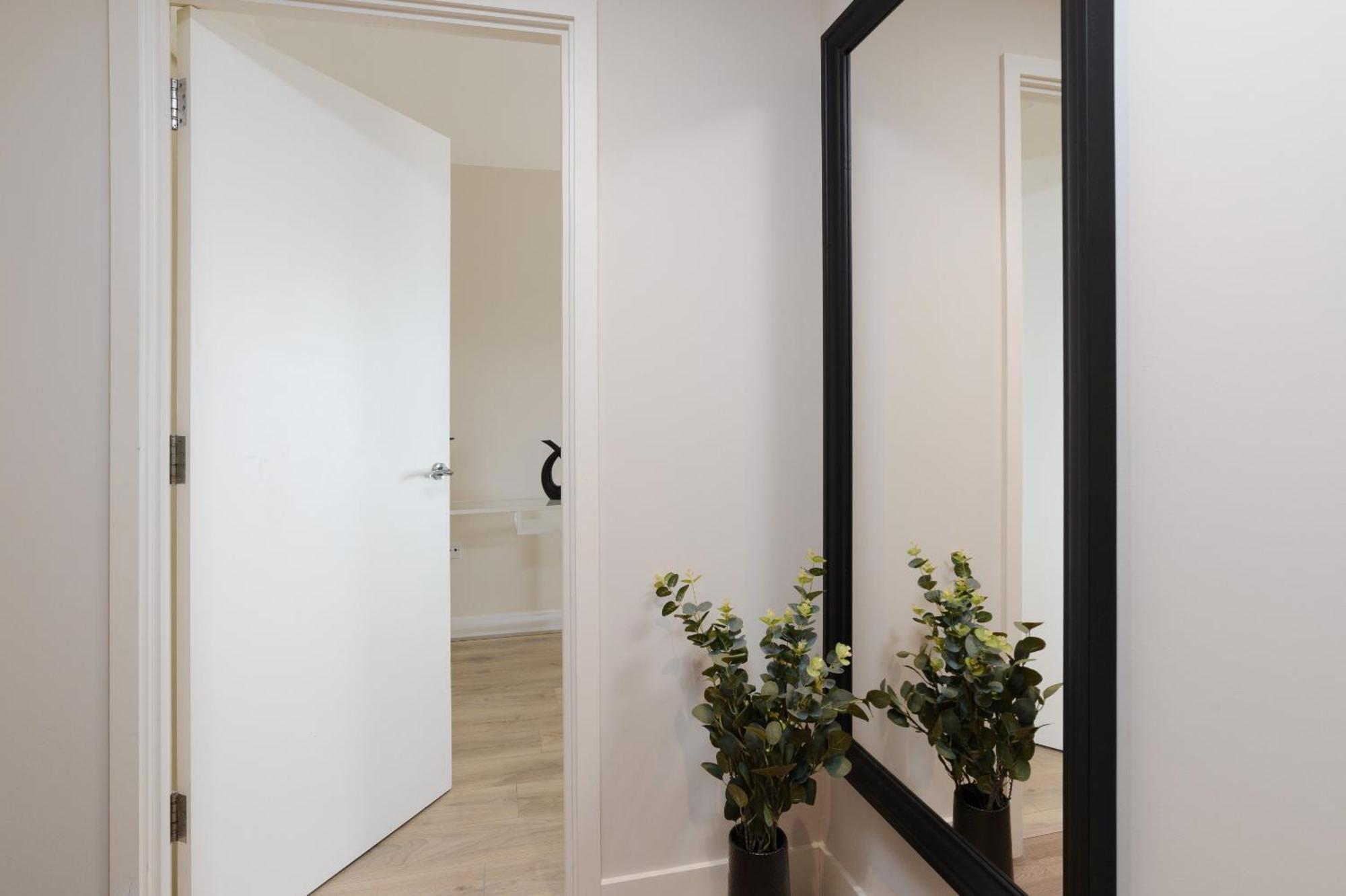 Premium Apartment - Allocated Parking - Great Location Plymouth Luaran gambar