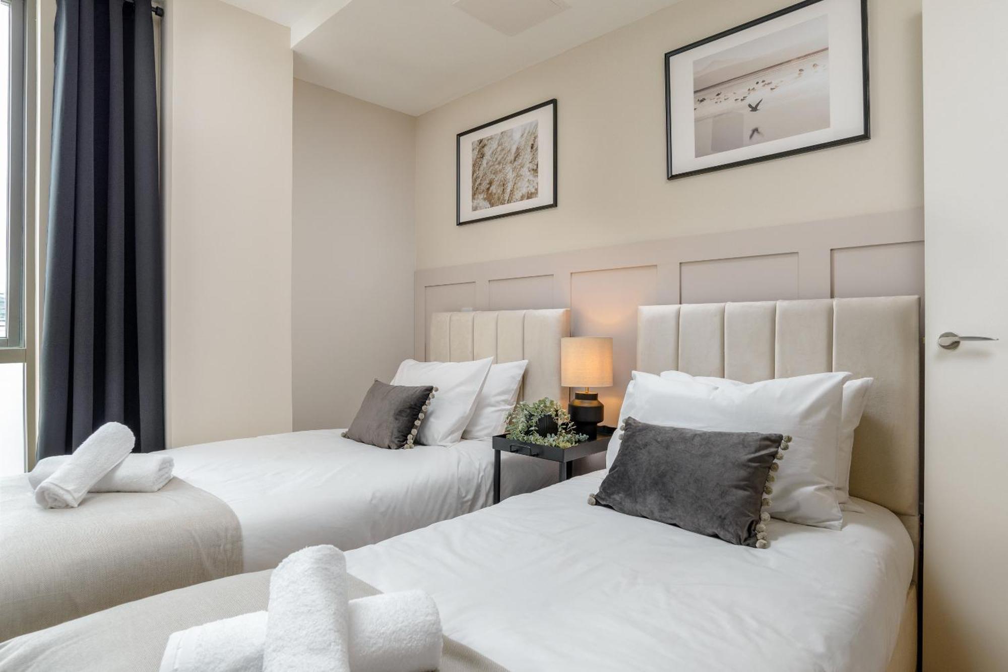 Premium Apartment - Allocated Parking - Great Location Plymouth Luaran gambar